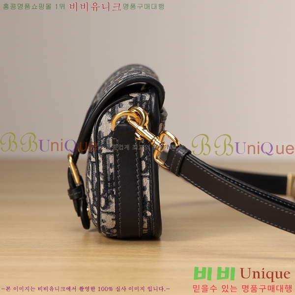 # ٺ BOBBY M9314-1000