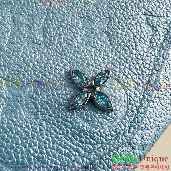 #̺   M12172-103
