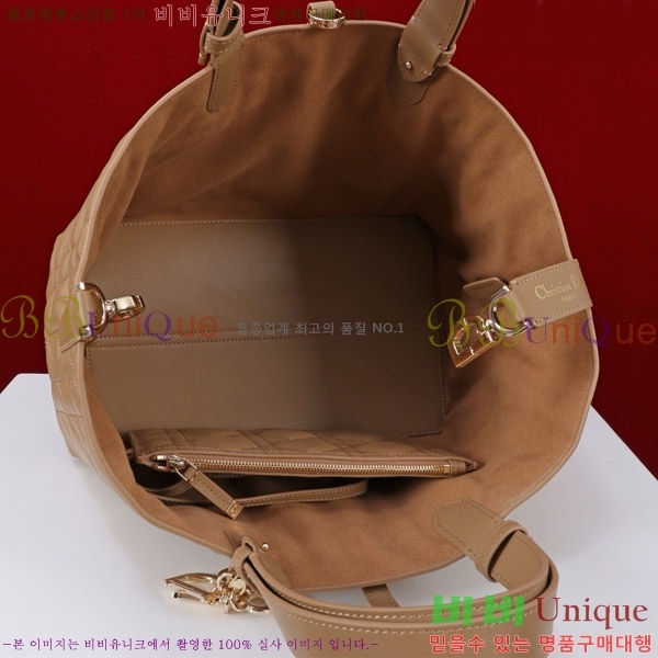 #  ̵  M2821-103