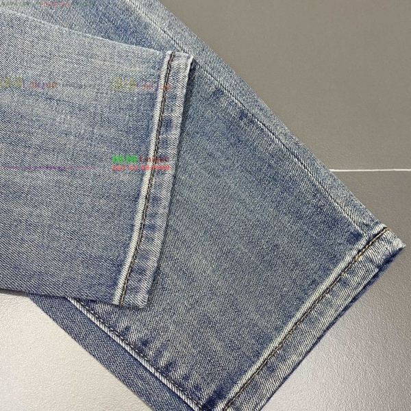  ũ û 20CH2525249-1