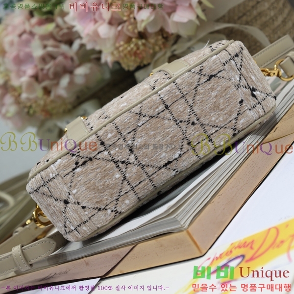 # ̺  East-West  S2388-103