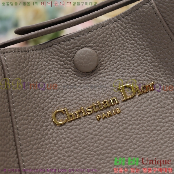 # Signature  Ŷ 78M2840-782