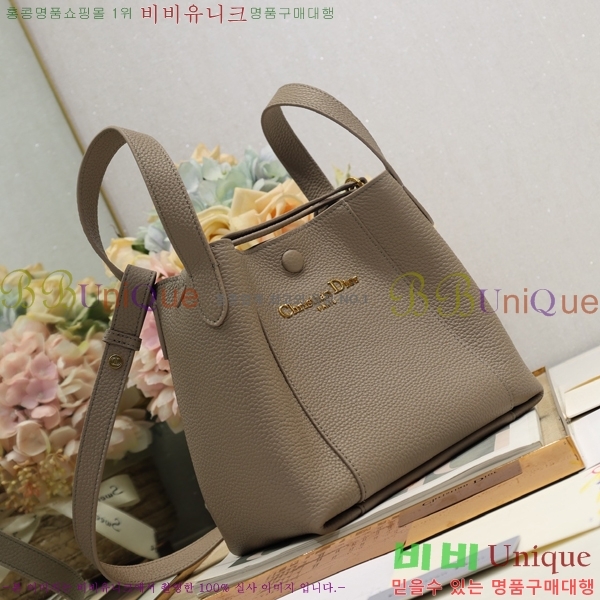 # Signature  Ŷ 78M2840-782