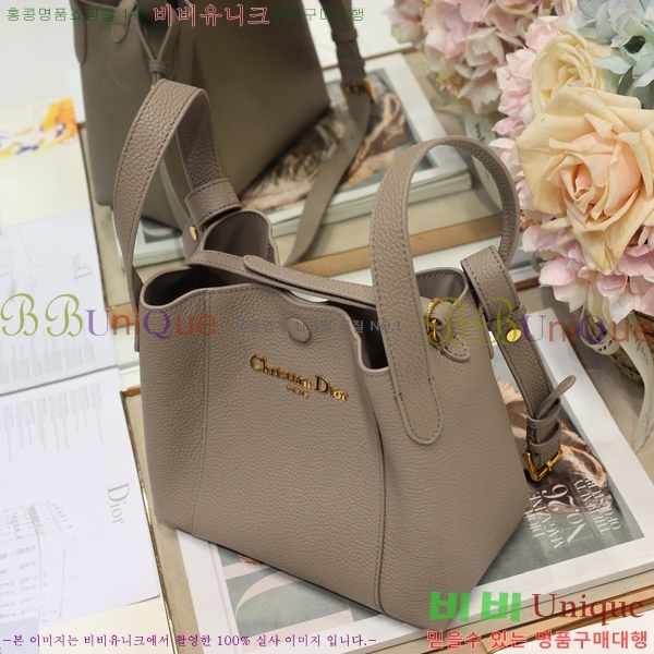 # Signature  Ŷ 78M2840-782
