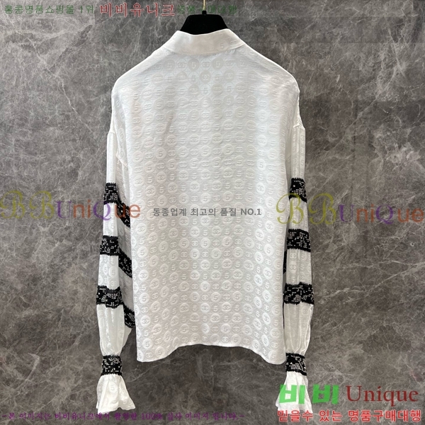  *  CA2205233-3