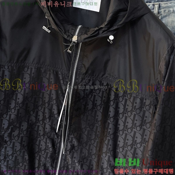    3D048877