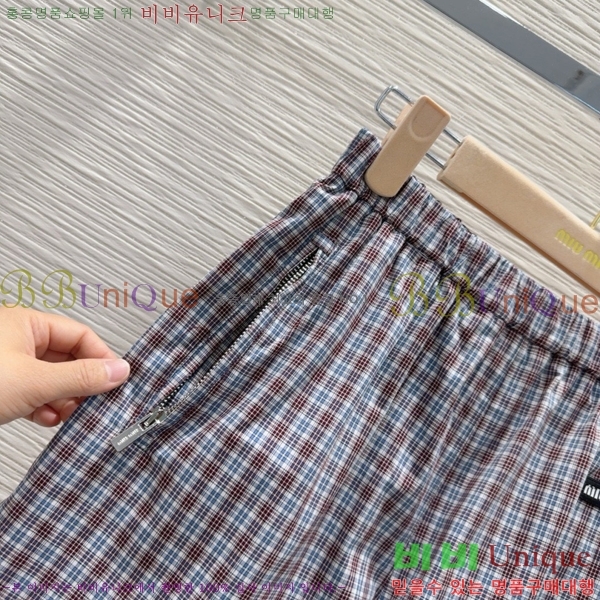  ̿̿  MU465677-4