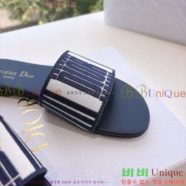    D8907737-1