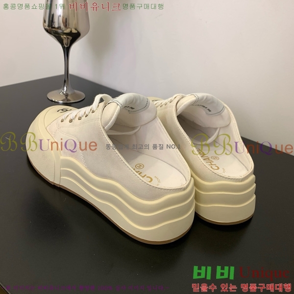  * Ŀ  32HG872561-6