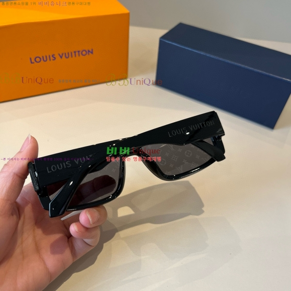 ̺ ۶  9LV2561121-5