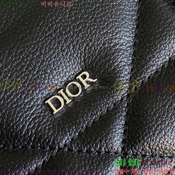 # ˴ 40  1ESDU134-701