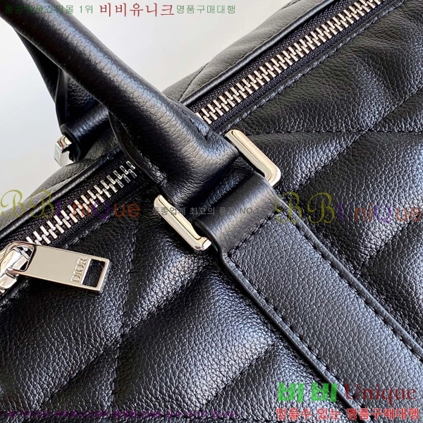 # ˴ 40  1ESDU134-701