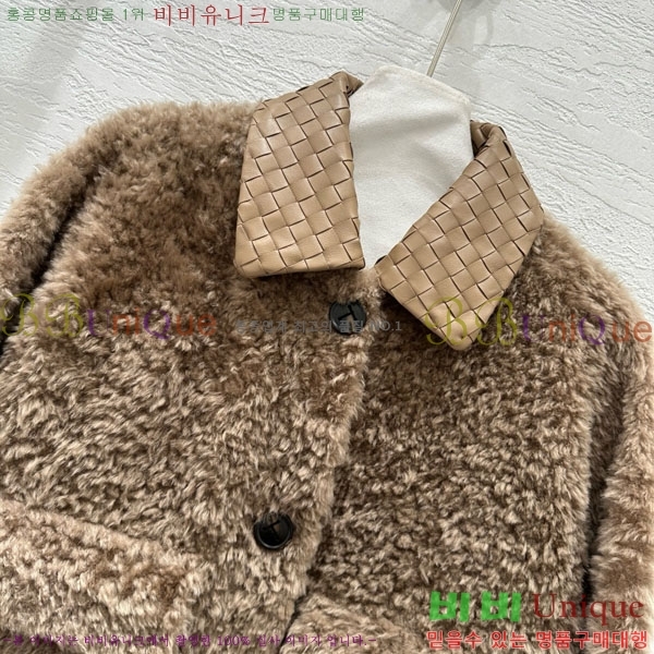  װŸ þ   BV1305372-7