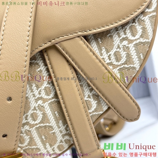 # ̴  M0456-1001