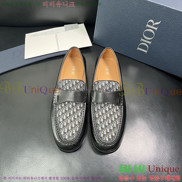    DR672263-4