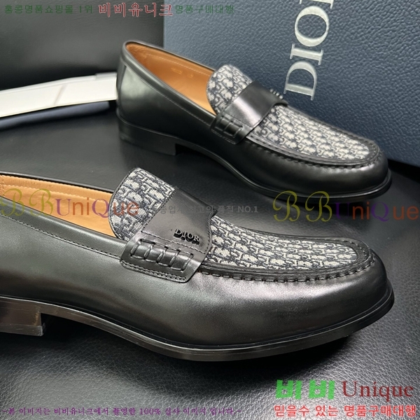    DR672263-4