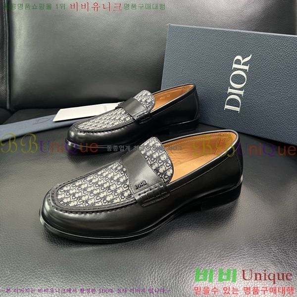    DR672263-4