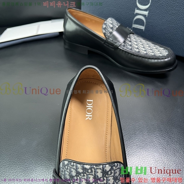    DR672263-4