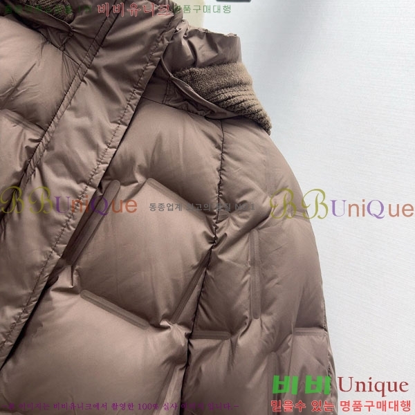  ** ٿ е MAX267869-2