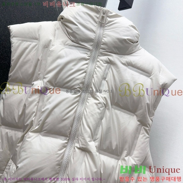  ** ٿ е  MAX267869-4