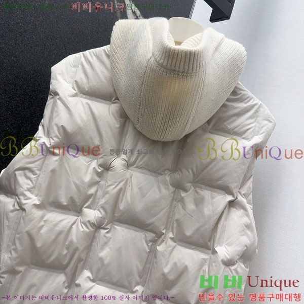  ** ٿ е  MAX267869-4