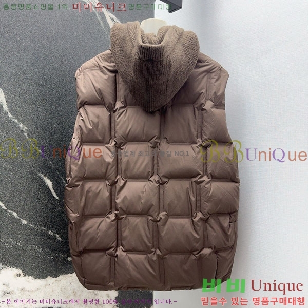  ** ٿ е  MAX267869-5