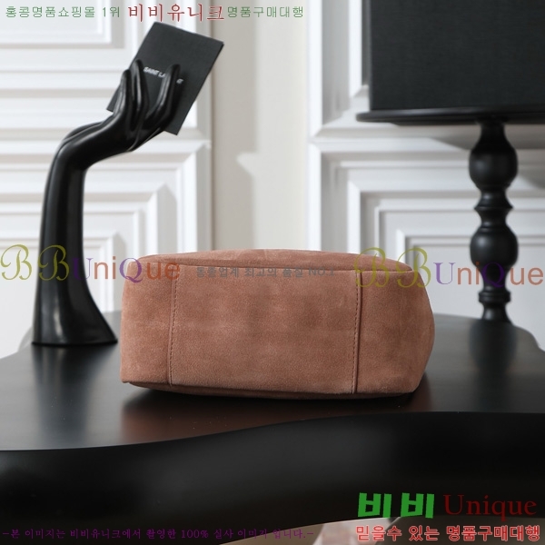 #ζ  5 À 7  713938-2001